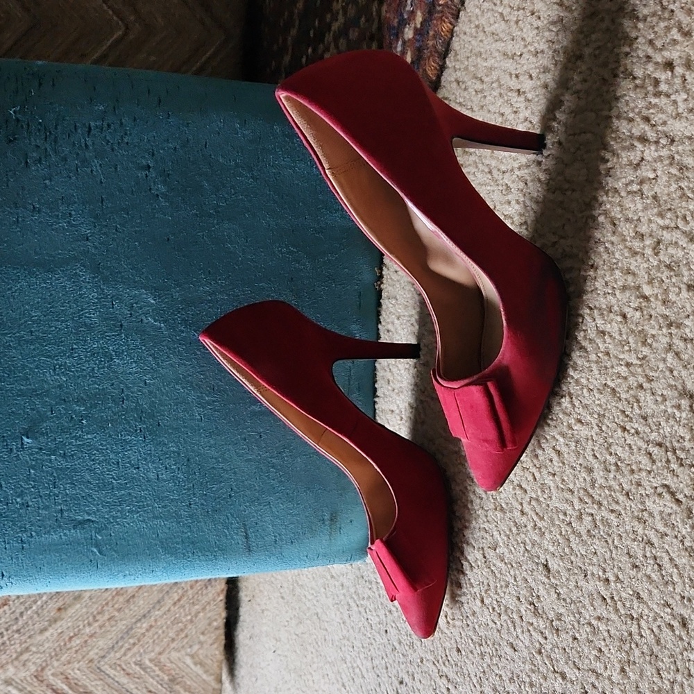 Red bow heels